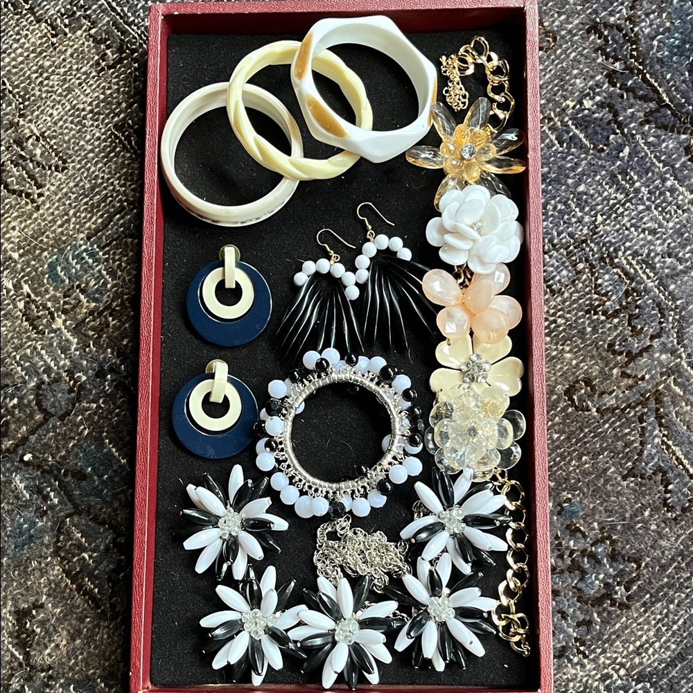 Assorted Black, White & Cream Vintage-Costume Jewelry Set